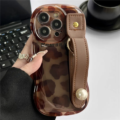 🔥Hot Selling🔥Leather Case Compatible Suitable for iPhone 14/15 Case With Wrist Strap, Leopard Print