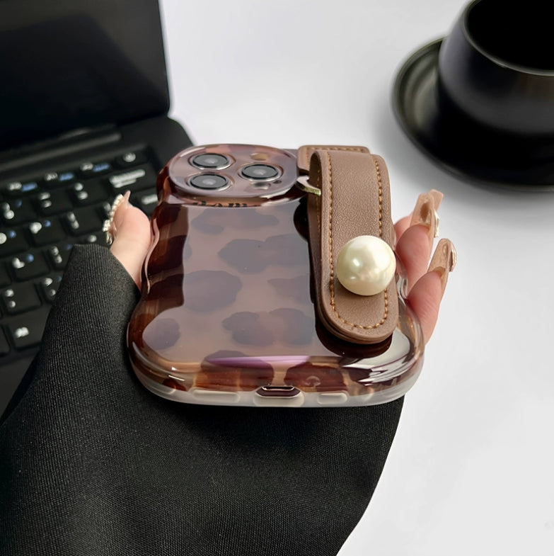 🔥Hot Selling🔥Leather Case Compatible Suitable for iPhone 14/15 Case With Wrist Strap, Leopard Print